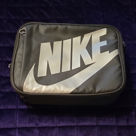 Nike Black Lunch Box - Picture 1 of 16